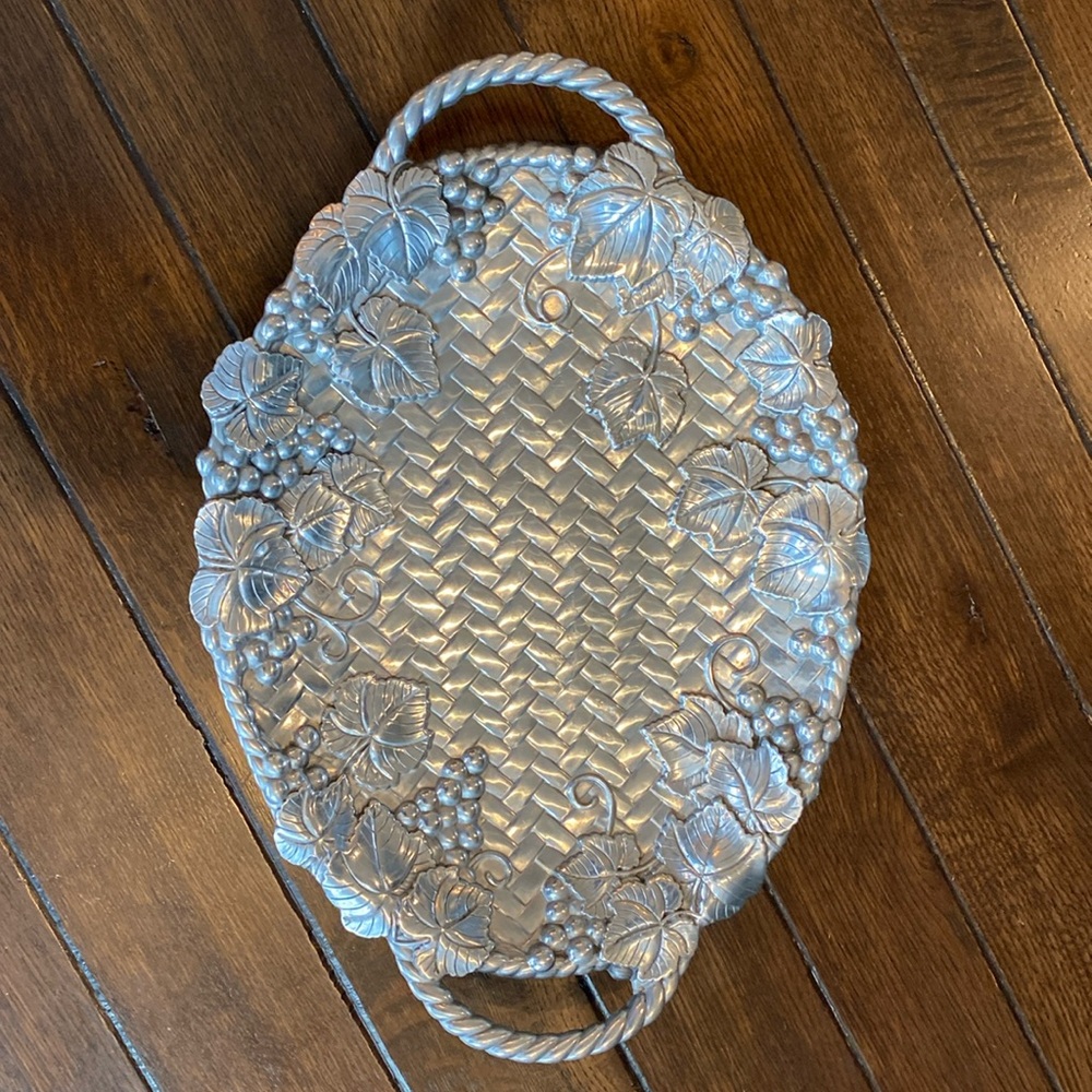 Lenox Grape Weave Metal Plater